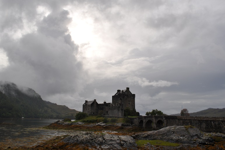 http://www.ulmo.net/sorties/2012-vacances/photos/ecosse/2012-08-24%20-%20ecosse%20-%20dormie%20-%20chateau%20eilean%20donan%20-%20film%20highlander%2016.jpg